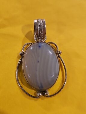 Sterling Silver Blue/Gray Agate Oval Pendant